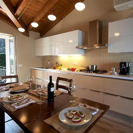 Sleeps 4 Air Con מנאג'יו